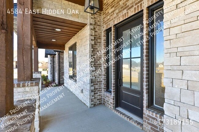 Building Photo - 4584 E Hidden Oak St