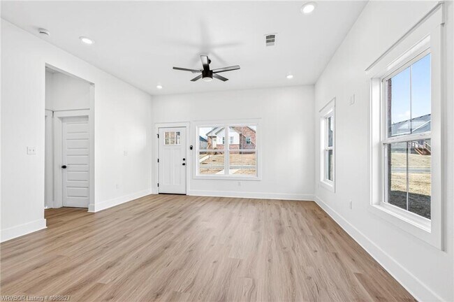 Foto del edificio - 6809 Fir St