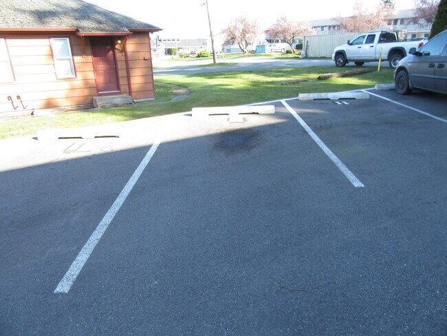 Off street designated parking - 1101 29th St