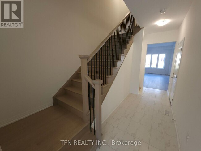 Photo du bâtiment - 180 Bur Oak Dr