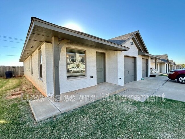 Photo - 11508 N Lincoln Blvd House