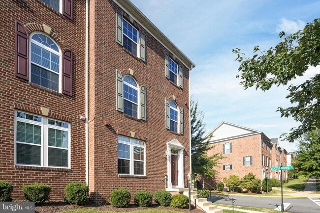 Building Photo - 2321 Merseyside Dr
