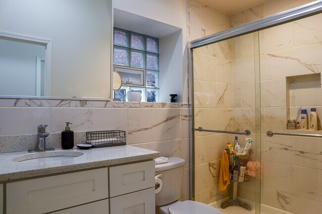 Apto. 2 (3hab/2ba) - Cuarto de baño 2 - Harris Point Chicago