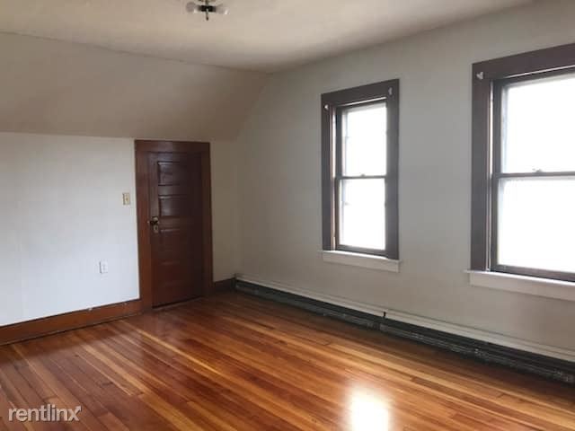 Building Photo - 3 br, 1 bath Apartment - 212 West St Fl 3