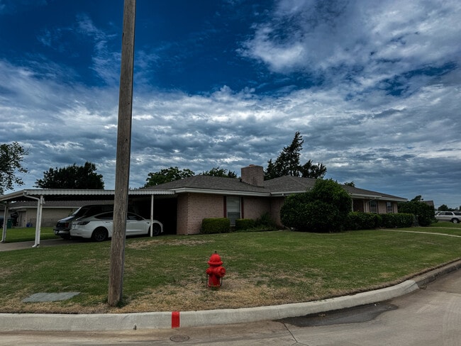 Photo - 2700 SW 85th St House