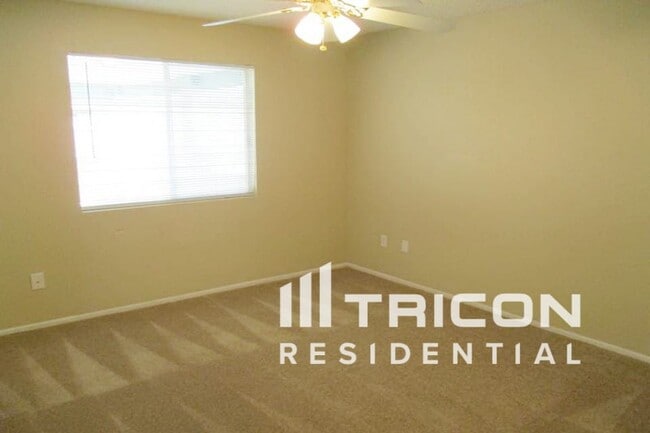 Building Photo - 7100 W Cheryl Dr