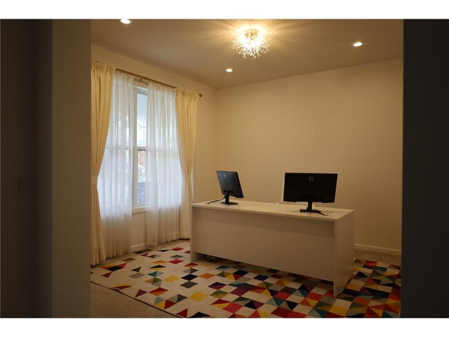 Foto del edificio - 1073 Birchwood Ln