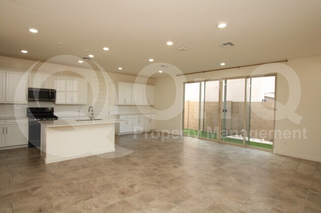 Foto del edificio - 943 E Danbury Dr