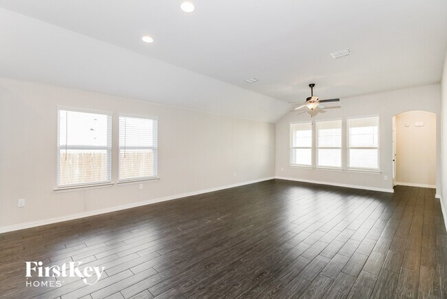 Foto del edificio - 6701 Cedarhurst Ct