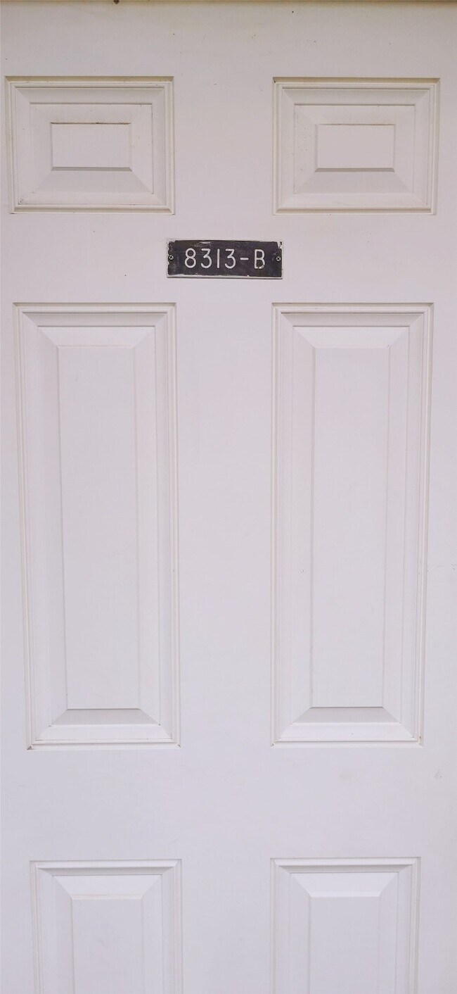 Foto del edificio - 8313 Augustine Dr