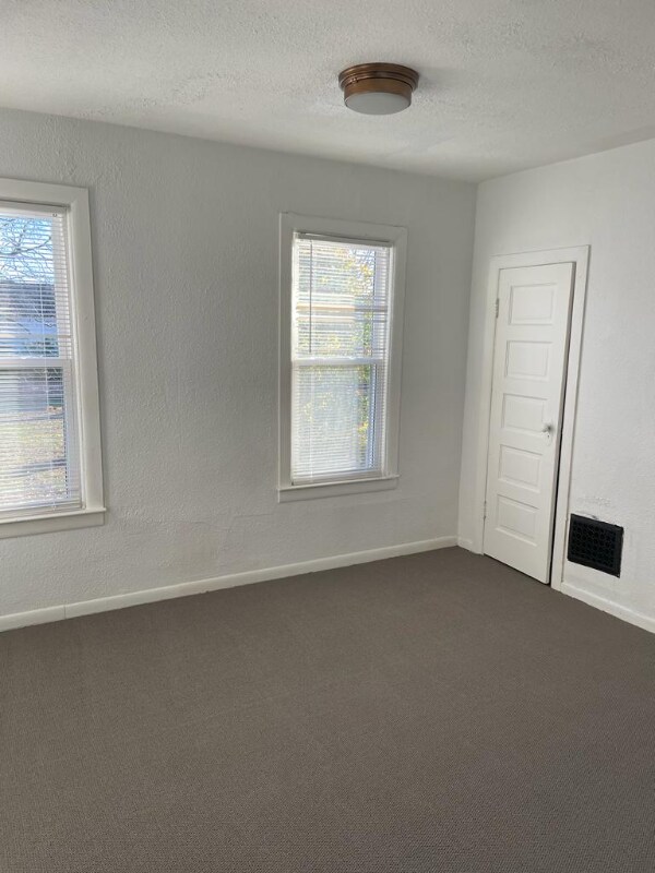 Foto del edificio - 86-88 Penny Ave