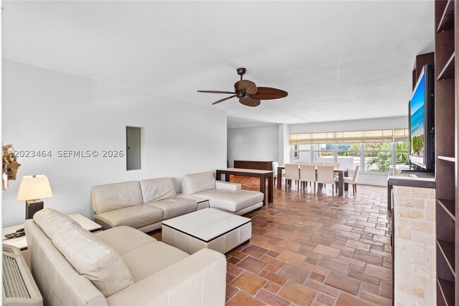 Building Photo - 10190 Collins Ave