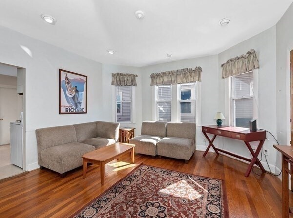 Foto del edificio - 31-33 Knowlton St