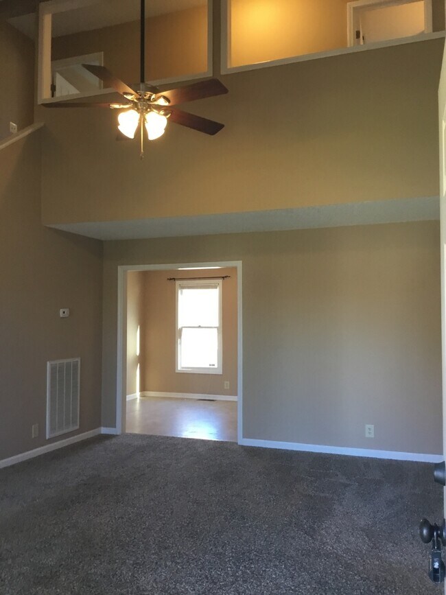 Foto del edificio - 3 Bedroom Home For Rent in Sango Area!