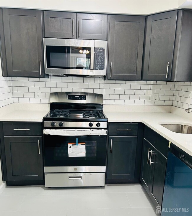 Building Photo - 2501 Lighthouse Ln