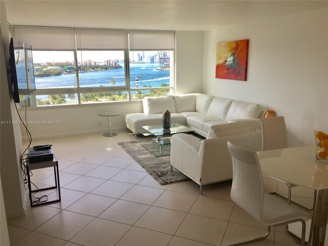 Foto del edificio - 400 South Pointe Dr