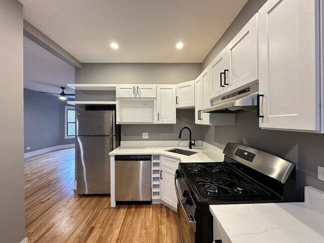 Foto del edificio - 639 W Cornelia Ave