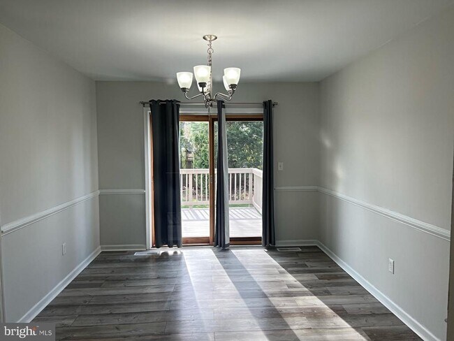 Foto del edificio - 17447 Pelham View Dr