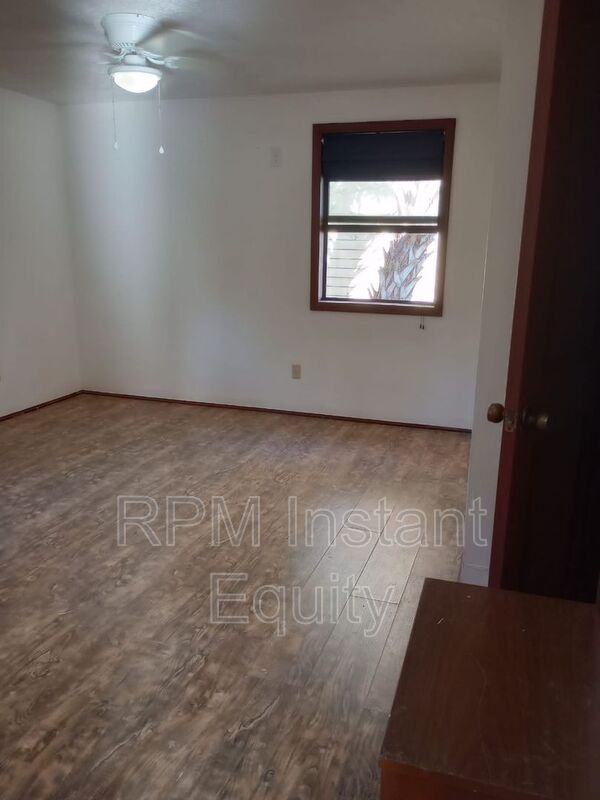 Building Photo - 2729 Broadway Cir