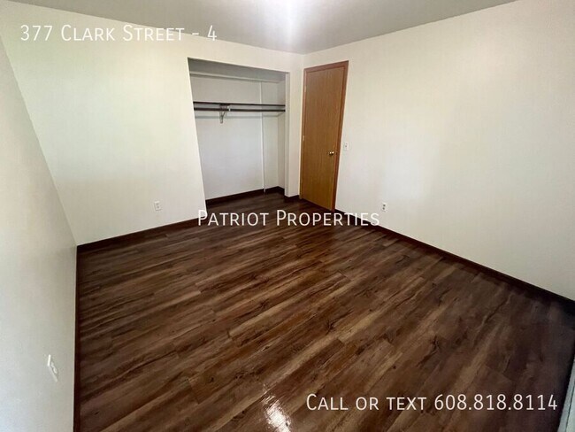 Foto del edificio - 377 Clark St