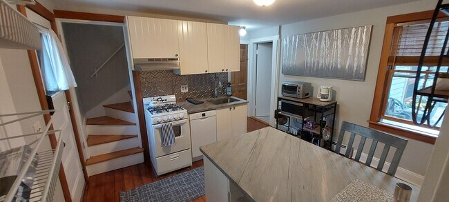 stone countertops - 91 Johnson St