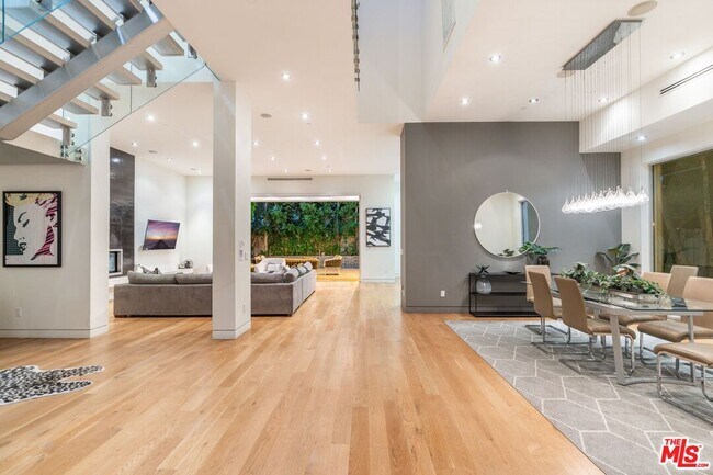 Foto del edificio - 833 N Orange Grove Ave