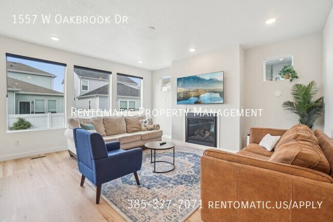 Foto del edificio - 1557 W Oakbrook Dr