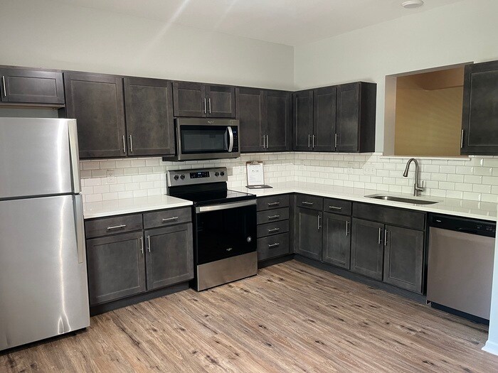 3-Bedroom Townhome - 3-Bedroom Townhome