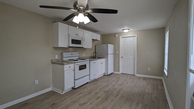 Building Photo - 204 Brigadier St