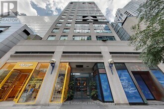 Building Photo - 102 Bloor St W