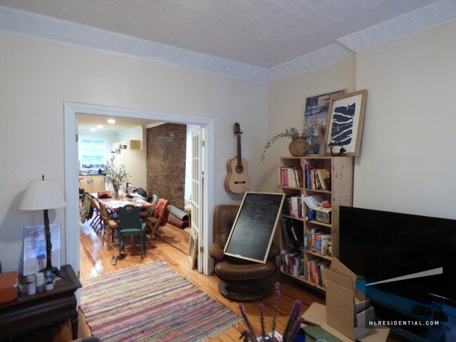 Building Photo - 100 President St