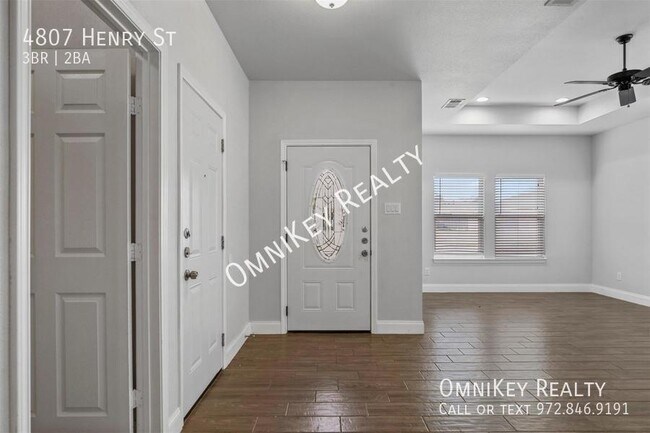 Building Photo - 4807 Henry St