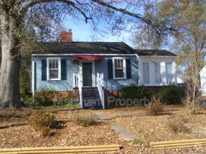 Building Photo - 108 Druid St