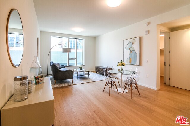 Foto principal - 889 S FRANCISCO St