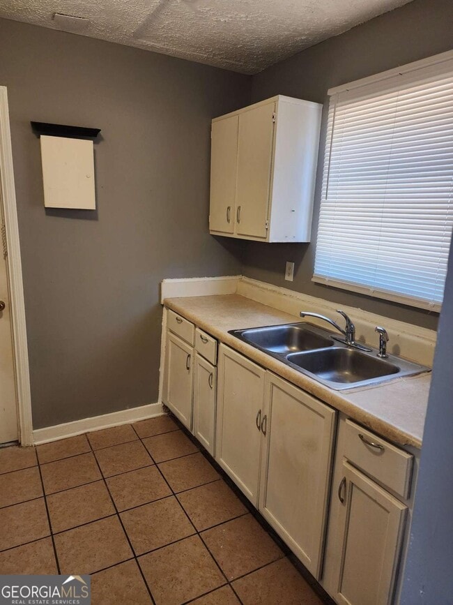 Building Photo - 128 Cardinal Ln