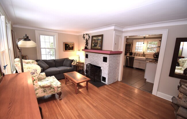 Foto del edificio - 2203 Durham Rd