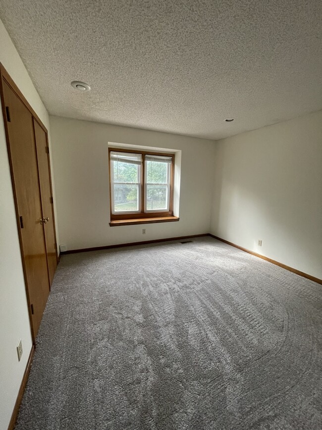 Building Photo - 11216 W 113th St