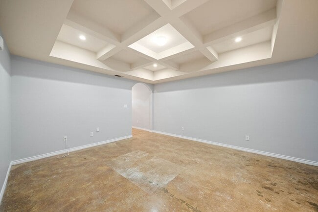 Building Photo - 3 Bedrooms 2.5 Bathrooms located in Garden...