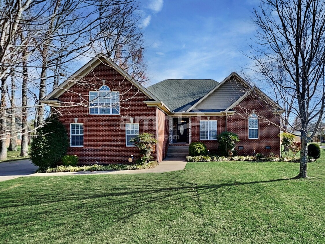 Foto principal - 631 Greene Dr