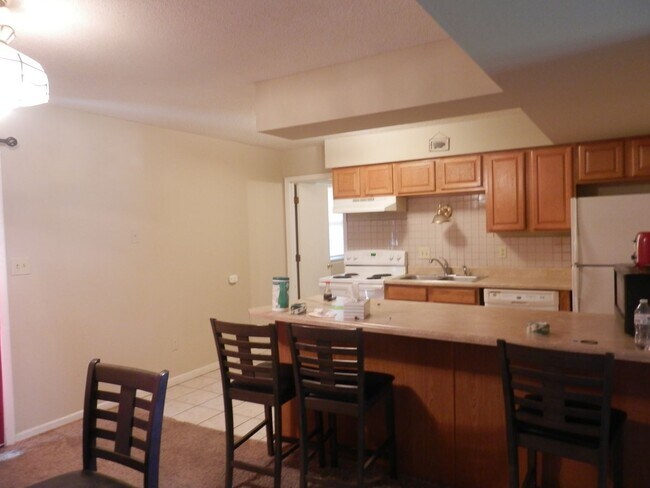 Foto del edificio - Quality 3 Bedroom 1.5 Bathroom Townhouse
