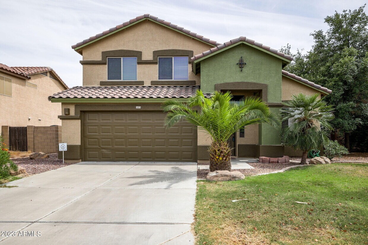 Primary Photo - 15875 W Woodlands Ave