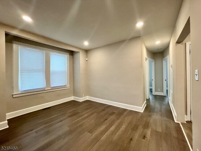 Building Photo - 282 Weequahic Ave