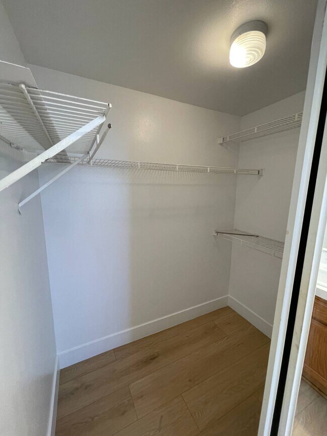 Building Photo - 2375 Dusan St