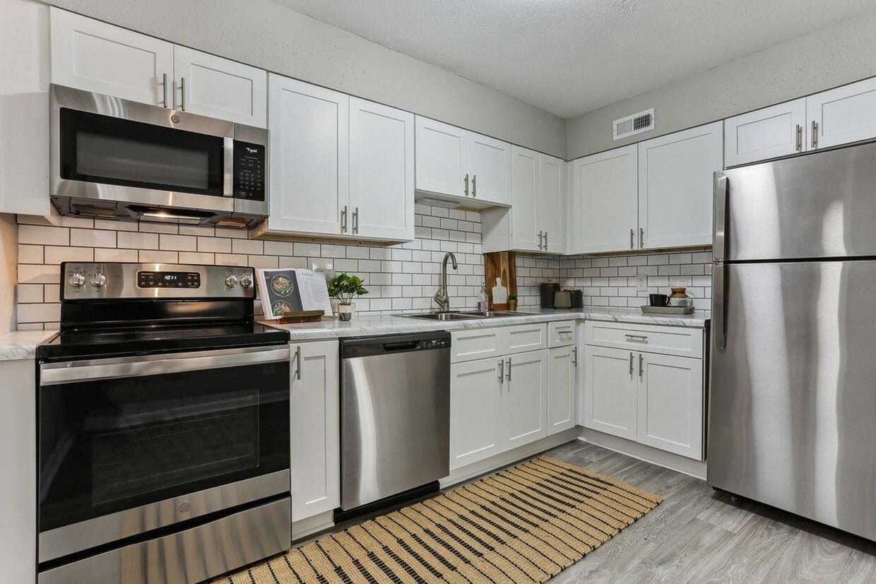 Elliot Roswell Apartments Apartments 1450 Raintree Way Roswell, GA