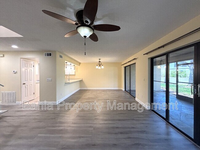 Foto del edificio - 8048 Sandpoint Blvd