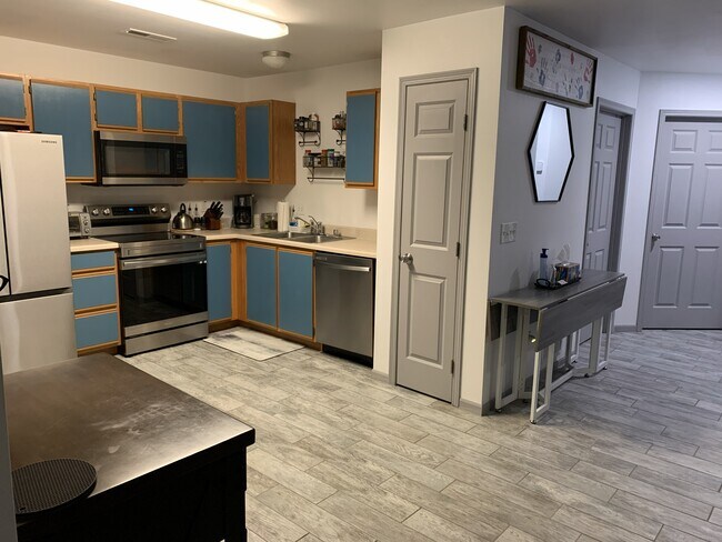 Cocina - 3505 Fallon St