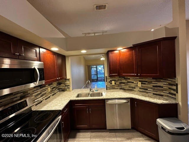 Foto del edificio - 3089 Falconer Dr