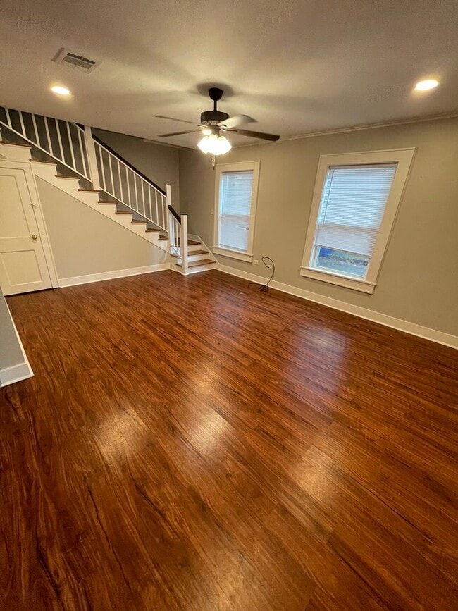 Building Photo - Gorgeous 2 Story Apartment