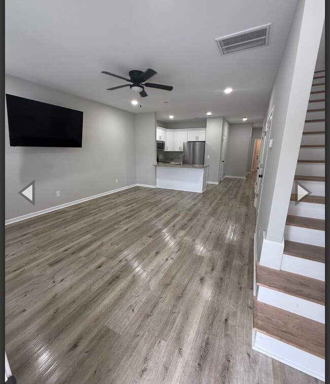 Building Photo - 2513 Bratton Street Unit B