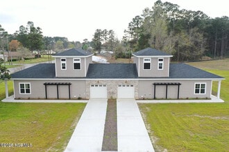 Building Photo - 22 Crew Ct